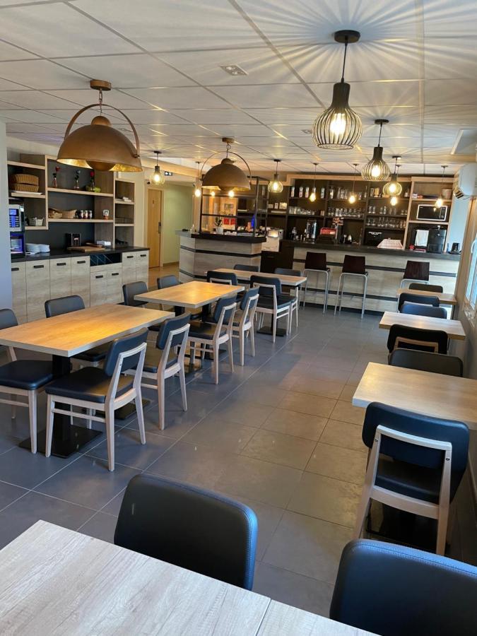 Logis Jum'Hotel Saints-Geosmes Eksteriør billede