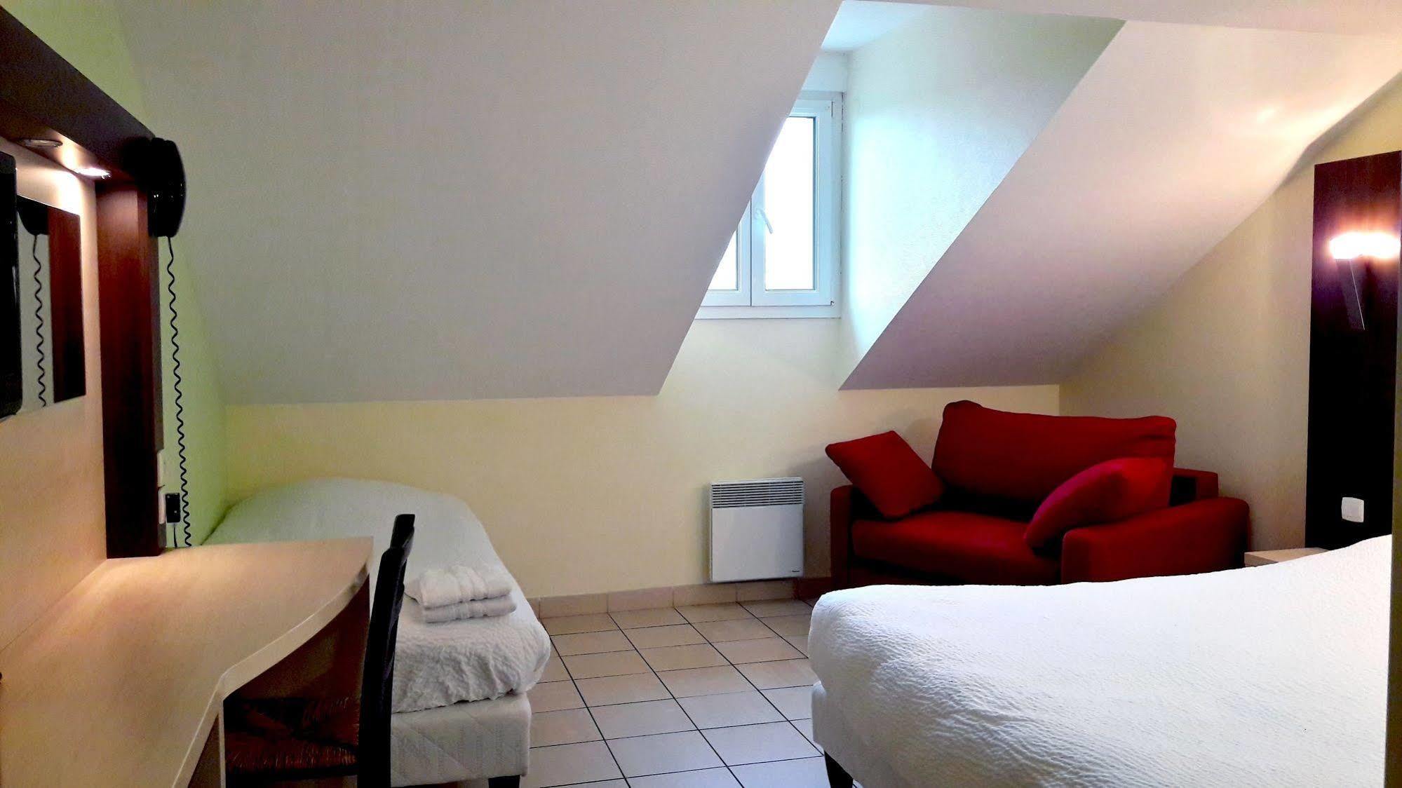Logis Jum'Hotel Saints-Geosmes Eksteriør billede